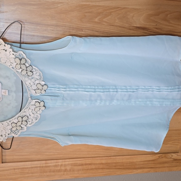 LC Lauren Conrad Light Green Top with Lace and Pearl Details - Picture 4 of 4